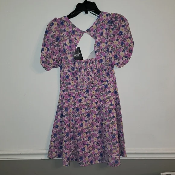 Dress - Picture 2 of 4